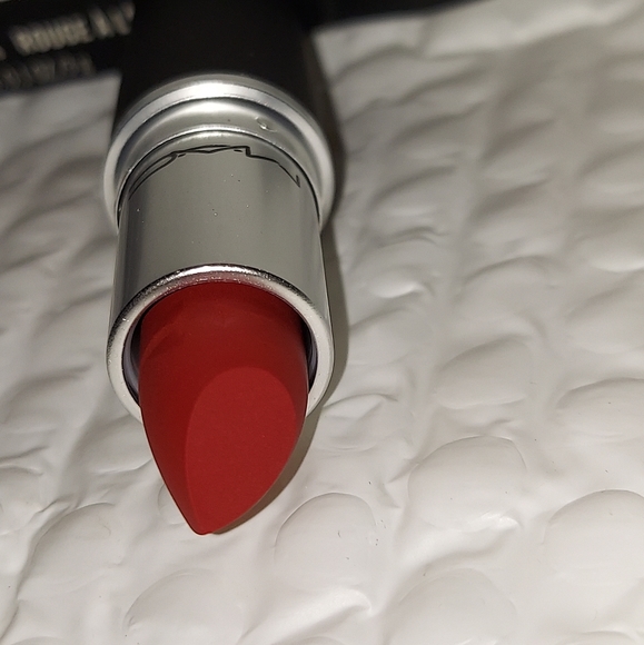 MAC Cosmetics Powder Kiss lipstick 316 Devoted to Chili Warm Brick Red - Picture 2 of 12
